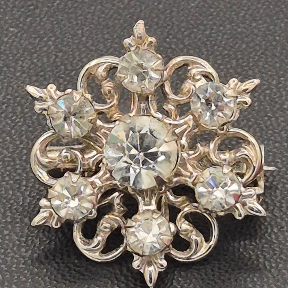 Vintage Rhinestone Snowflake Brooch Silver Tone Clear Crystal Star Pin Jewelry